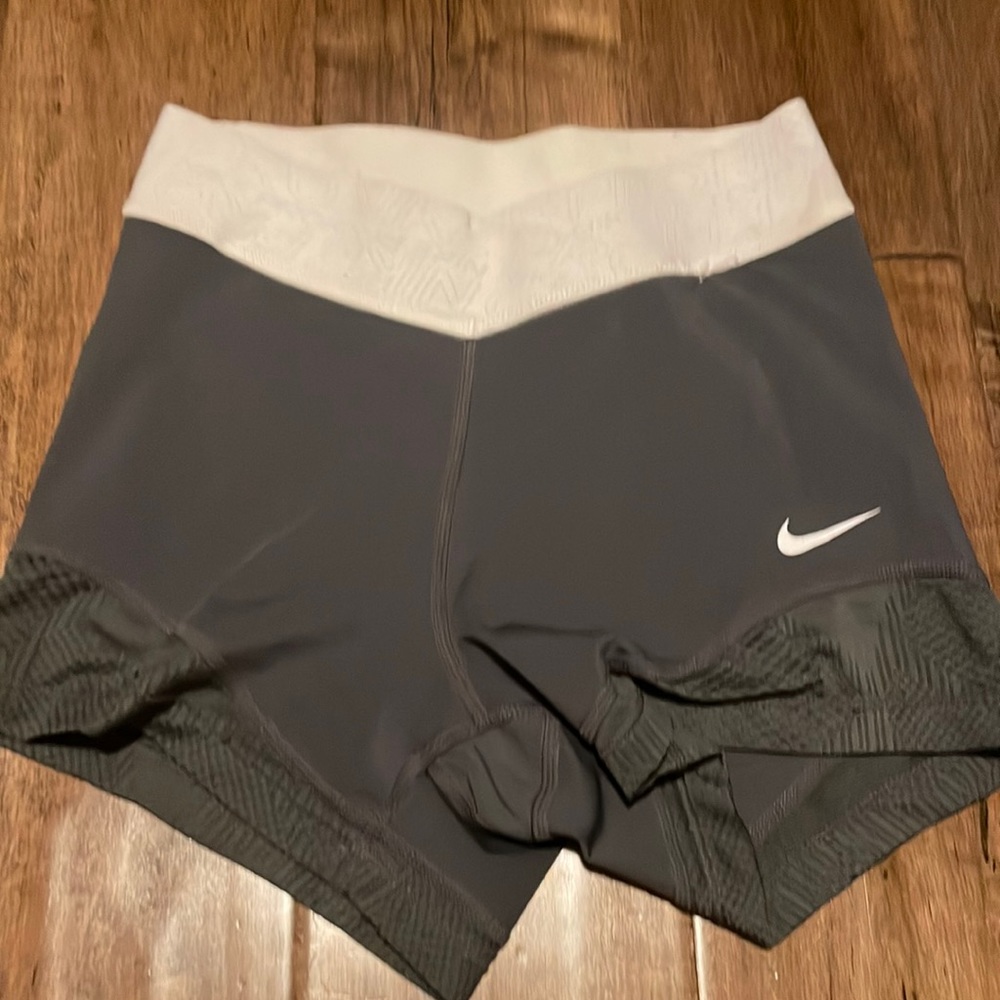 Nike pro womens xs